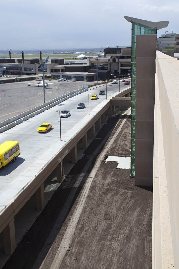 YYC Calgary International Airport - Elevated Departures Level Roadway